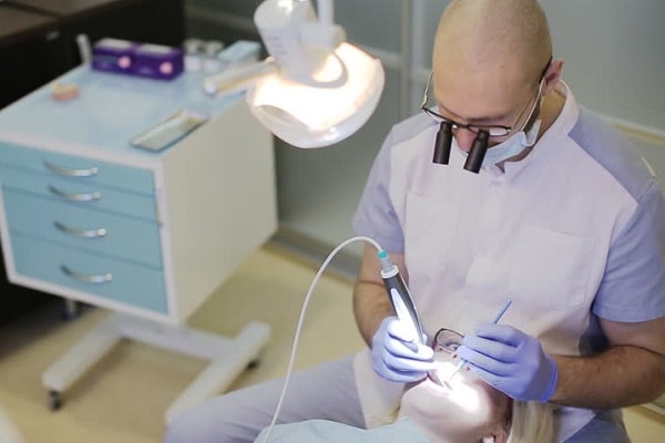 Dentists and Teeth Whitening